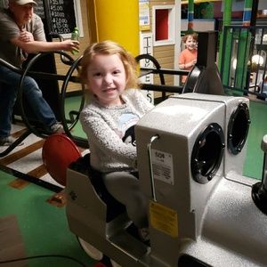 Meet your Posher, Vato